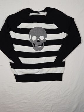 Torrid black and white striped skull pullover sweater Size 00
